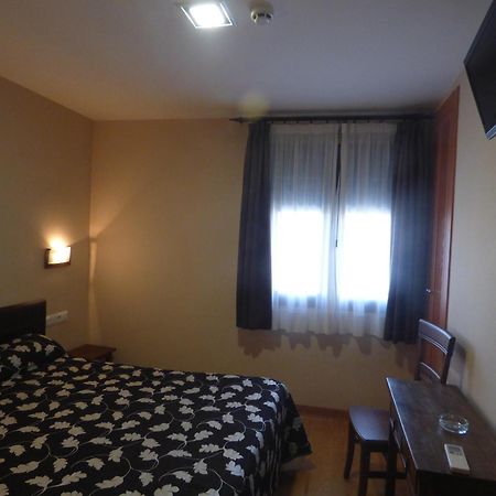 Hostal La Perdiz Sonseca Екстериор снимка