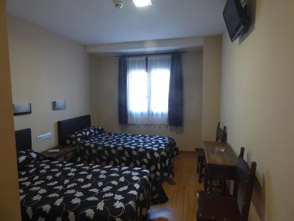 Hostal La Perdiz Sonseca Екстериор снимка